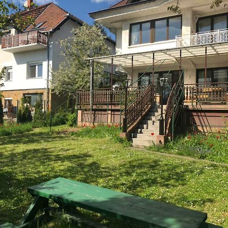Luxury Eagle Apartman Budapest Esterno foto