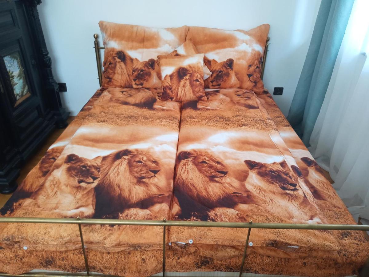 Luxury Eagle Apartman Budapest Esterno foto
