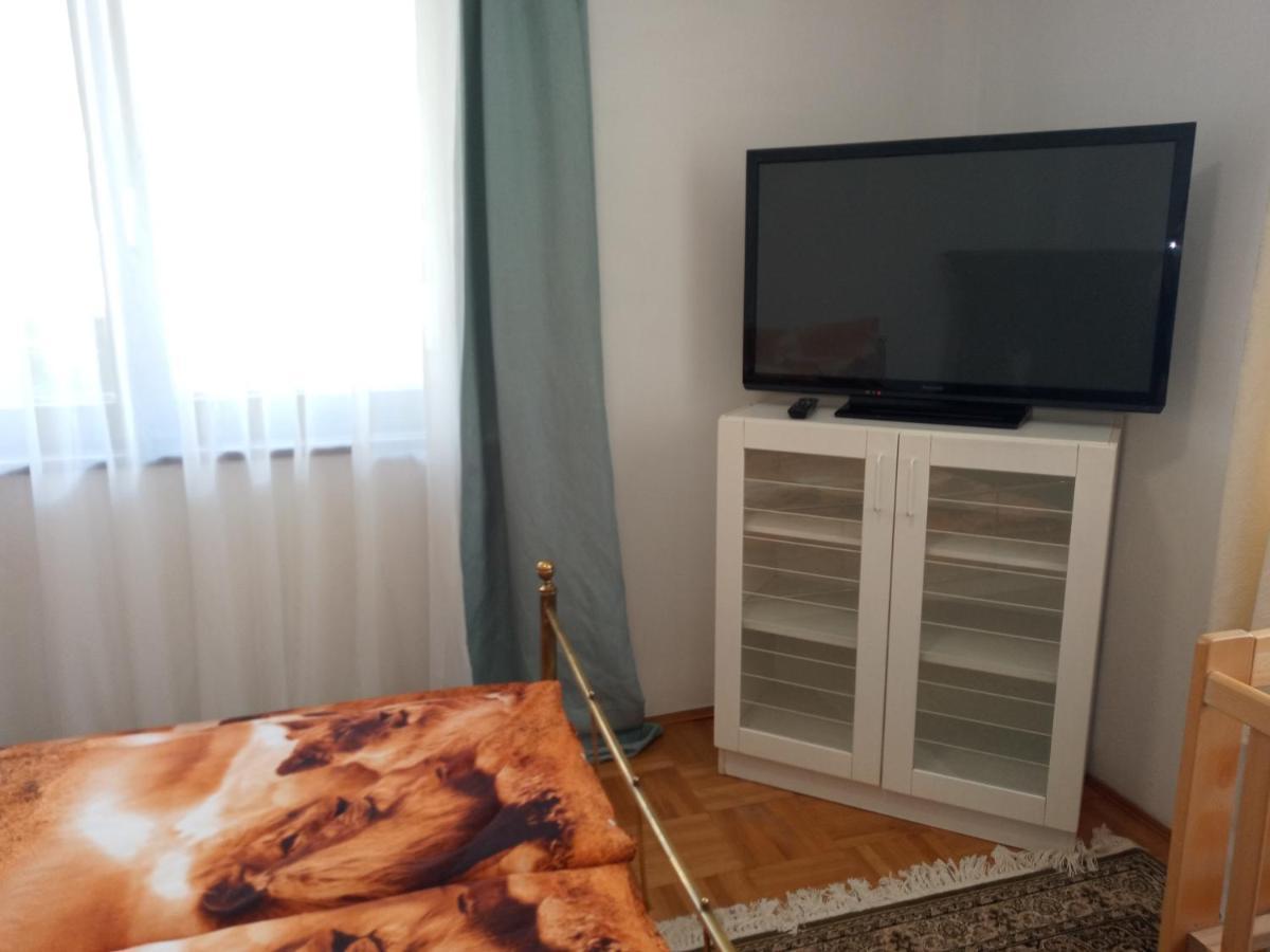 Luxury Eagle Apartman Budapest Esterno foto