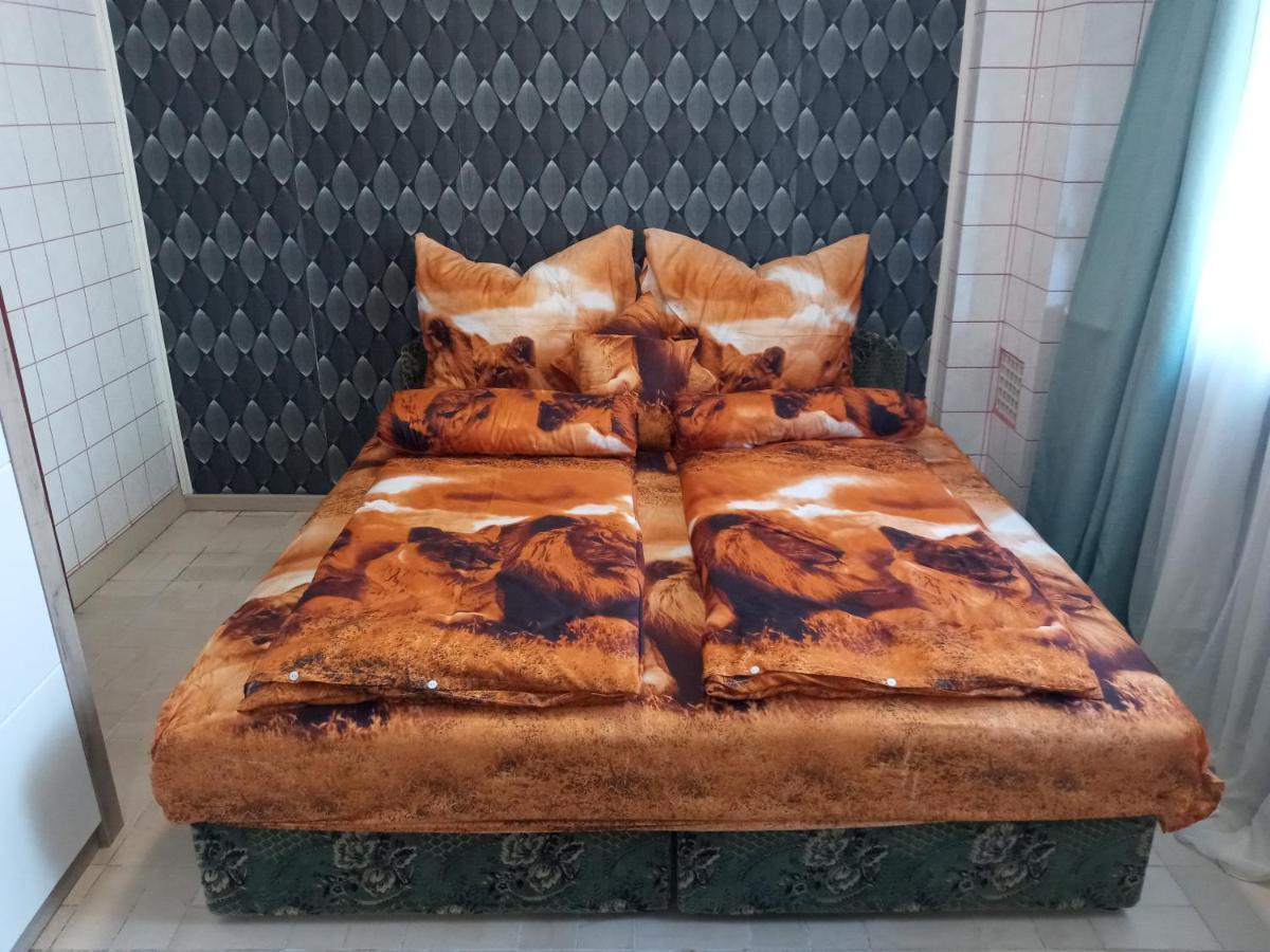 Luxury Eagle Apartman Budapest Esterno foto
